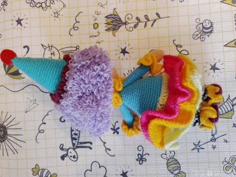 Вязаная девочка-клоун. 33 см - 4