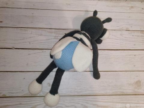 Вязаный комарик крючком. 35 см. - 2