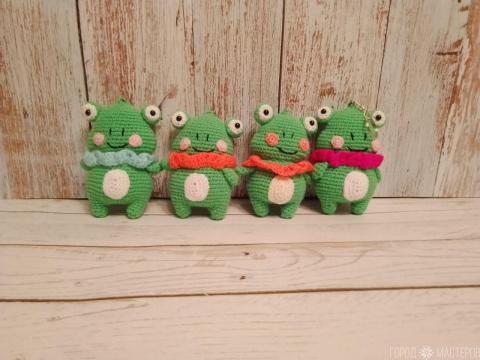 Вязаные брелочки лягушата10-13 см.Ручная работа - 2