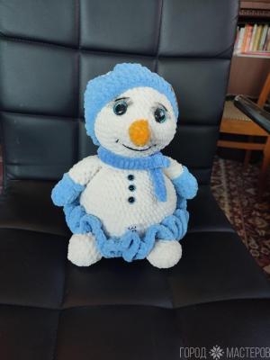 Снеговик вязанный из плюша - 4