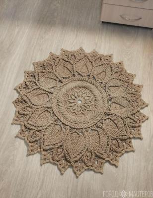 Рельефный ковер из полиэфирного шнура. Диаметр 85 см. - 2