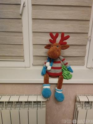 Новогодний вязанный большой олень - 2