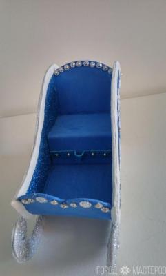 Сани Деда Мороза с сундучком - сюрпризом. Смотрите другие лоты. - 4