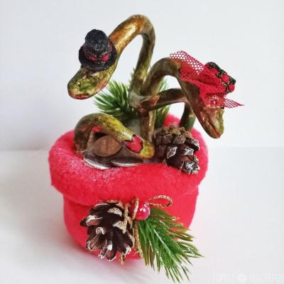 Символ года - влюбленная пара змеек - 3