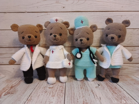 Вязаные игрушки-звери-медики — мишки, лис, волк, мышка,  зайка в медицинских образах - 4