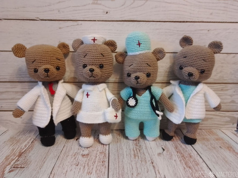 Вязаные игрушки-звери-медики — мишки, лис, волк, мышка,  зайка в медицинских образах - 5