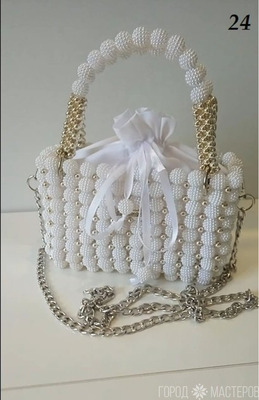 Сумочка праздничная. из бусин с подкладкой. Фурнитура серебро. Видео в описании.