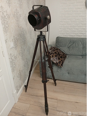 Торшер прожектор лофт на штативе треноге - 4
