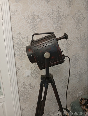 Торшер прожектор лофт на штативе треноге - 8