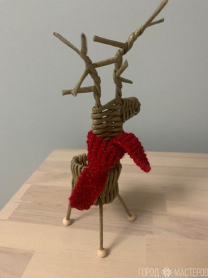 Новогодний олень из бумажной лозы - 2