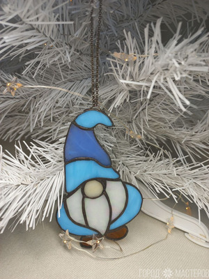 Новогодние игрушки из витражного стекла выполнены в технике Тиффани - гномики🧙‍♂ - 5