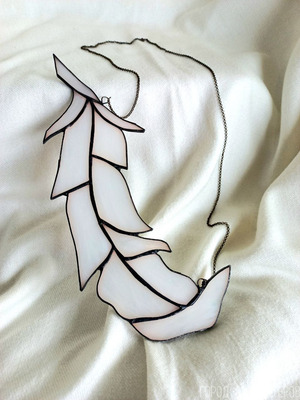 Подвеска из витражного стекла на окно или стену "Перо" 🪶