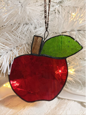 Игрушка-подвеска из витражного стекла выполнена в технике Тиффани "Яблоко" - 3