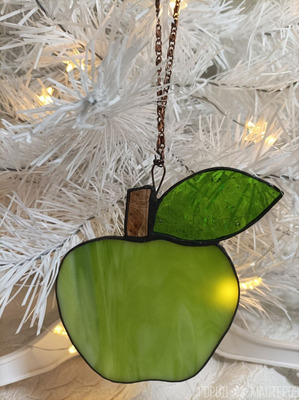 Игрушка-подвеска из витражного стекла выполнена в технике Тиффани "Яблоко" - 5