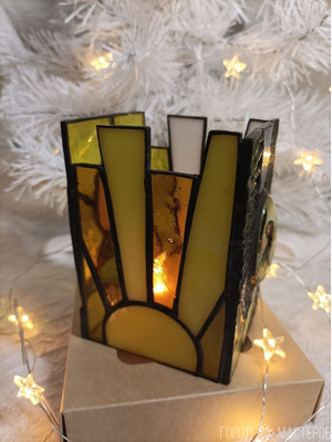 Светильник-ночник "Дюймовочка" из витражного стекла выполнен в технике Тиффани - 4