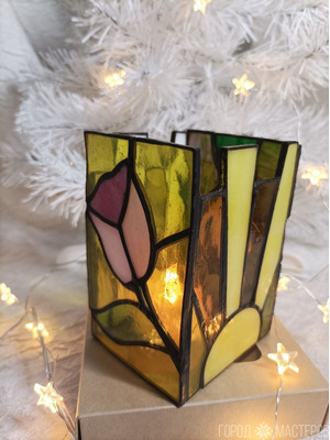 Светильник-ночник "Дюймовочка" из витражного стекла выполнен в технике Тиффани - 5