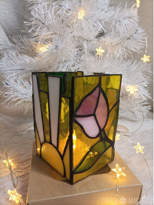 Светильник-ночник "Дюймовочка" из витражного стекла выполнен в технике Тиффани - 6