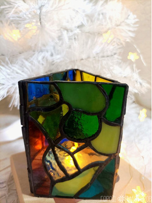 Светильник-ночник "Месяц" из витражного стекла выполнен в технике Тиффани - 2