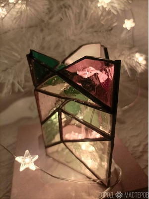 Светильник-ночник "Треугольник" из витражного стекла выполнен в технике Тиффани - 7