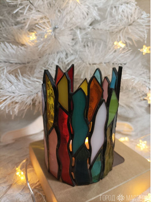 Светильник-ночник круглый из витражного стекла выполнен в технике Тиффани - 3