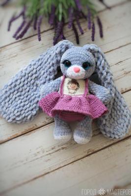 Вязаная игрушка Зайка - 2